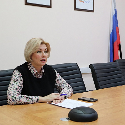 В преддверии Международного дня 8 марта Екатерина Жданова встретилась с женской частью общественных представителей, чтобы поздравить коллег с праздником